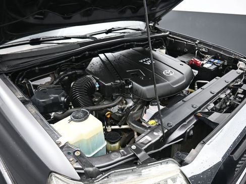 Used 2014 Toyota Tacoma Base w/ SR5 Package image 50