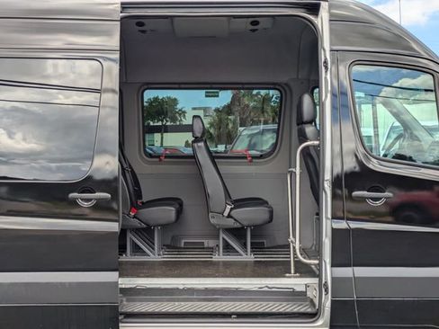 Used 2017 Mercedes-Benz Sprinter 3500 image 14