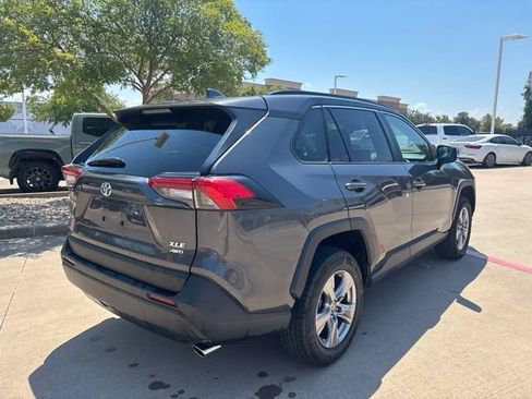 Used 2025 Toyota RAV4 XLE AWD/4WD image 5