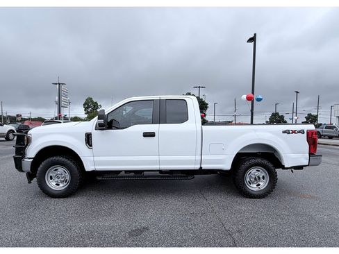 Used 2022 Ford F250 XL w/ Power Equipment Group AWD/4WD image 5
