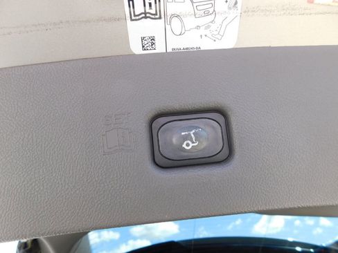 Used 2019 Lincoln Nautilus Reserve w/ Cargo Utility Package FWD image 21