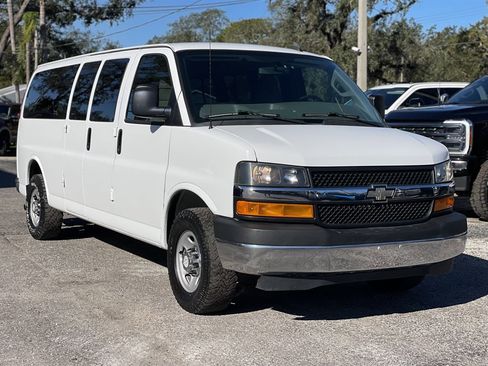 Used 2017 Chevrolet Express 3500 LT w/ LT Preferred Equipment Group image 11