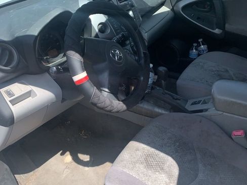 Used 2008 Toyota RAV4 4WD V6 image 2