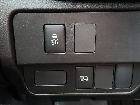 Used 2022 Toyota Tacoma SR RWD image 21