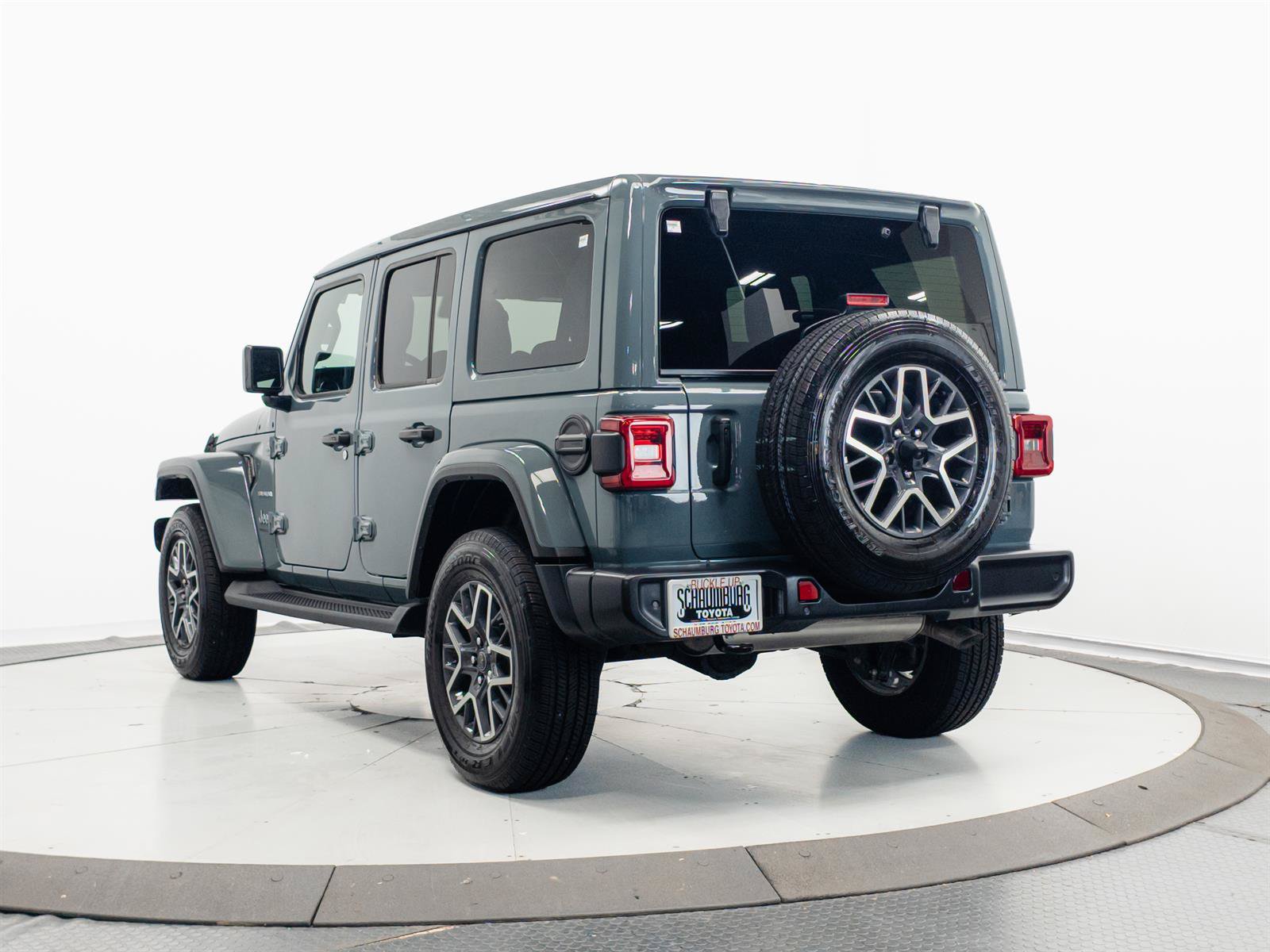 Used 2024 Jeep Wrangler Unlimited Sahara w/ Safety Group AWD/4WD image 8