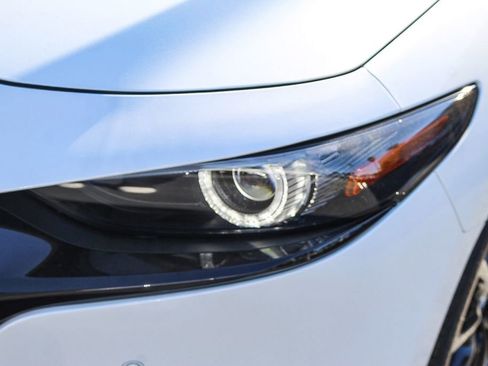 New 2026 MAZDA MAZDA3 Hatchback w/Premium Plus Pkg image 8