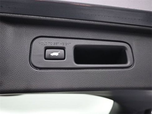 Used 2025 Honda Pilot EX-L image 39