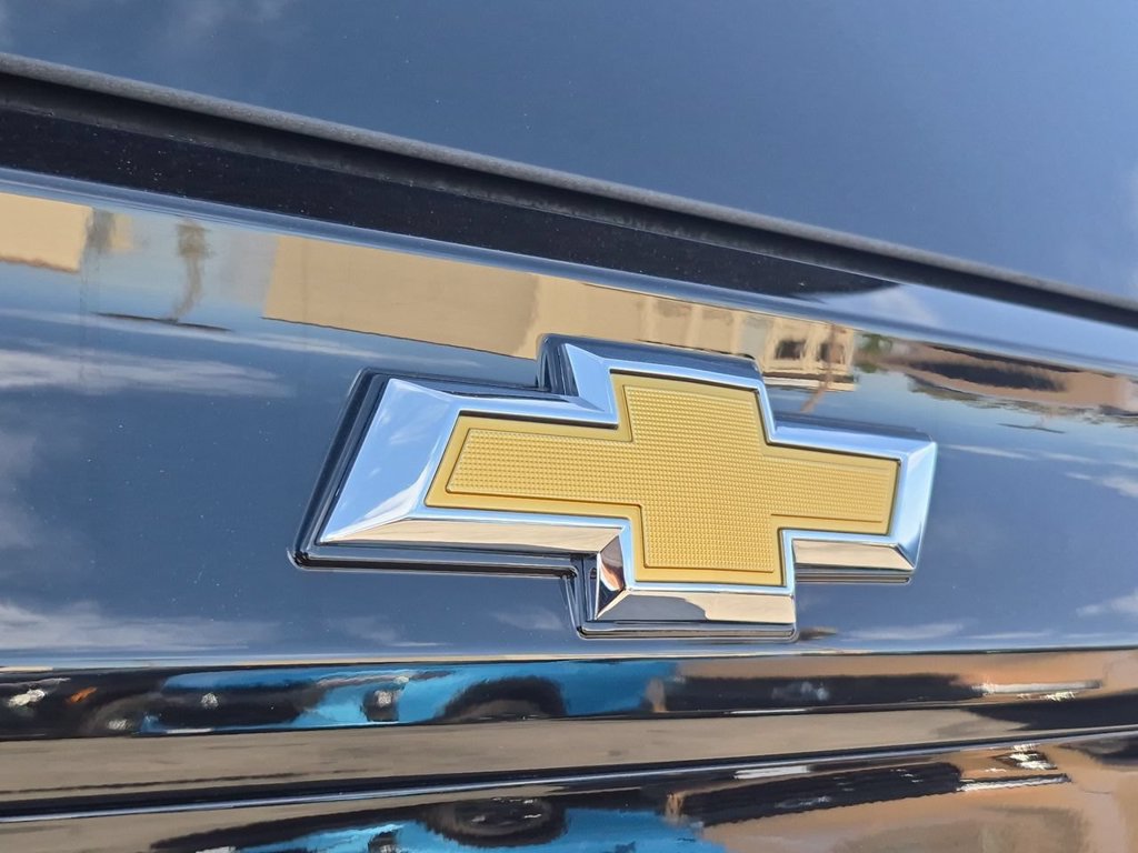Used 2026 Chevrolet Suburban Premier AWD/4WD image 31