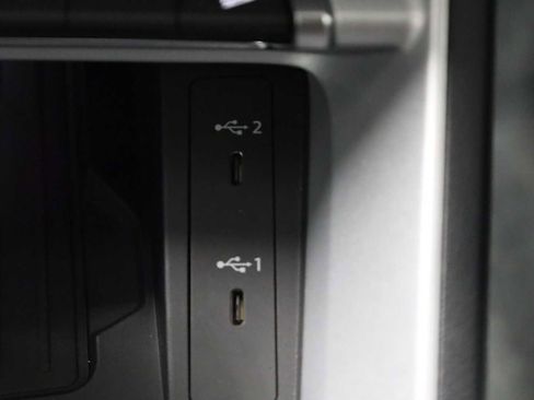 Certified 2025 Audi Q3 2.0T Premium w/ Convenience Package image 32