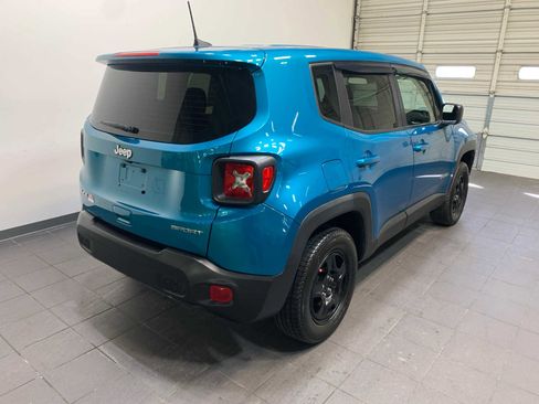 Used 2022 Jeep Renegade Sport image 3