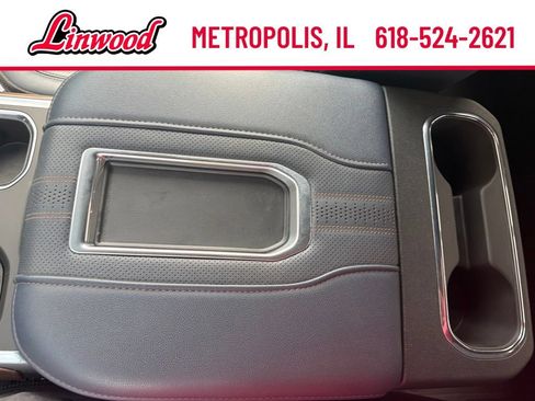 Used 2022 Chevrolet Silverado 1500 High Country w/ High Country Premium Package AWD/4WD image 28