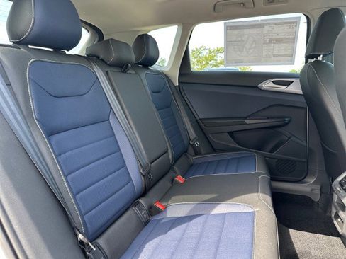 New 2025 Volkswagen Taos SEL image 27