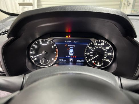 Used 2025 Nissan Altima 2.5 SV FWD image 24