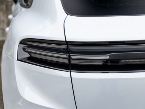 Certified 2024 Porsche Macan 4 Electric image 19