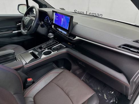 Used 2025 Toyota Sienna XSE w/ XSE Premium Package AWD/4WD image 29