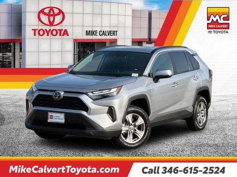 Certified 2025 Toyota RAV4 LE AWD/4WD image 1
