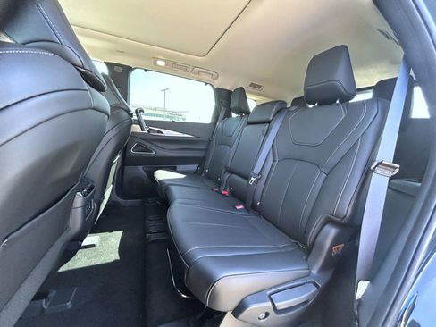 New 2026 INFINITI QX60 Luxe w/ Family Package AWD/4WD image 11
