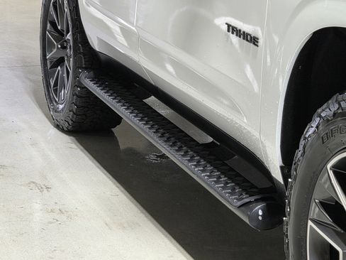 Used 2023 Chevrolet Tahoe Z71 w/ Luxury Package image 11