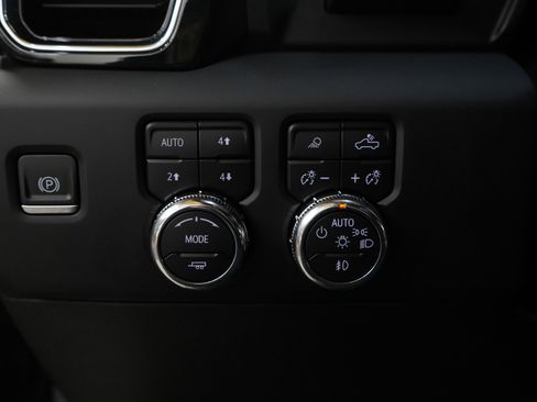 Used 2024 GMC Sierra 2500 Denali Ultimate AWD/4WD image 23