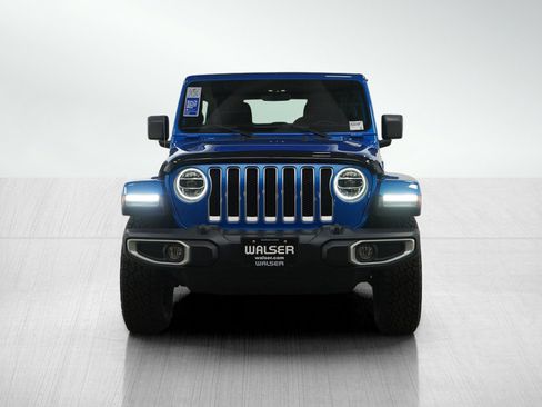 Used 2022 Jeep Wrangler Unlimited Sahara w/ Dual Top Group AWD/4WD image 9