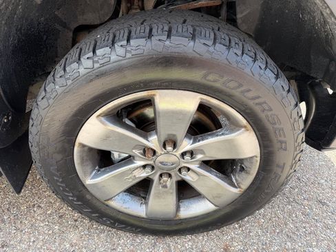 Used 2013 Ford F150 FX4 w/ Mid Equipment Group AWD/4WD image 15