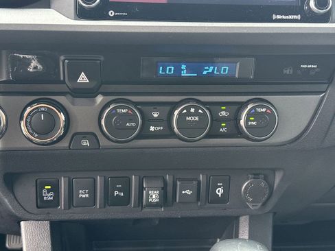 Used 2022 Toyota Tacoma TRD Sport w/ Technology Package AWD/4WD image 29