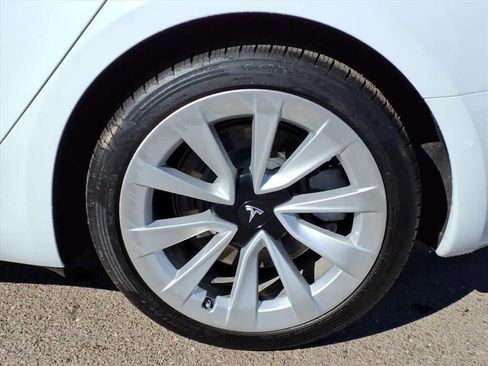 Used 2022 Tesla Model 3 Long Range AWD/4WD image 8