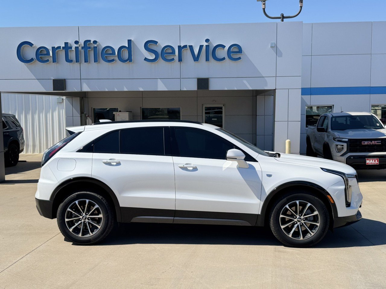 Used 2024 Cadillac XT4 Sport FWD image 3
