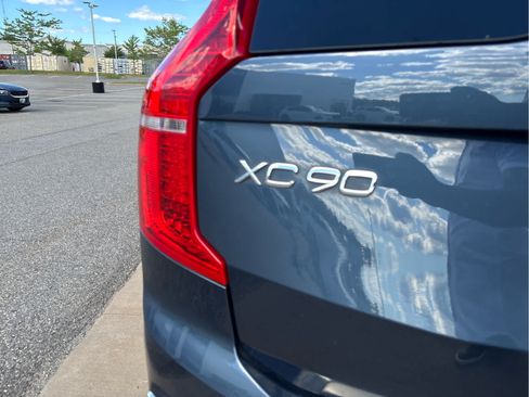 Used 2023 Volvo XC90 B5 Plus w/ Protection Package Premier AWD/4WD image 11