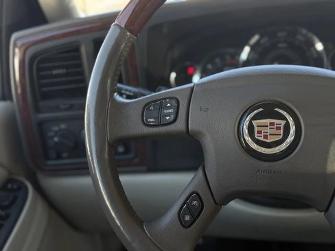 Used 2005 Cadillac Escalade AWD image 23