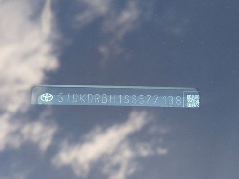 Certified 2025 Toyota Highlander Platinum image 20