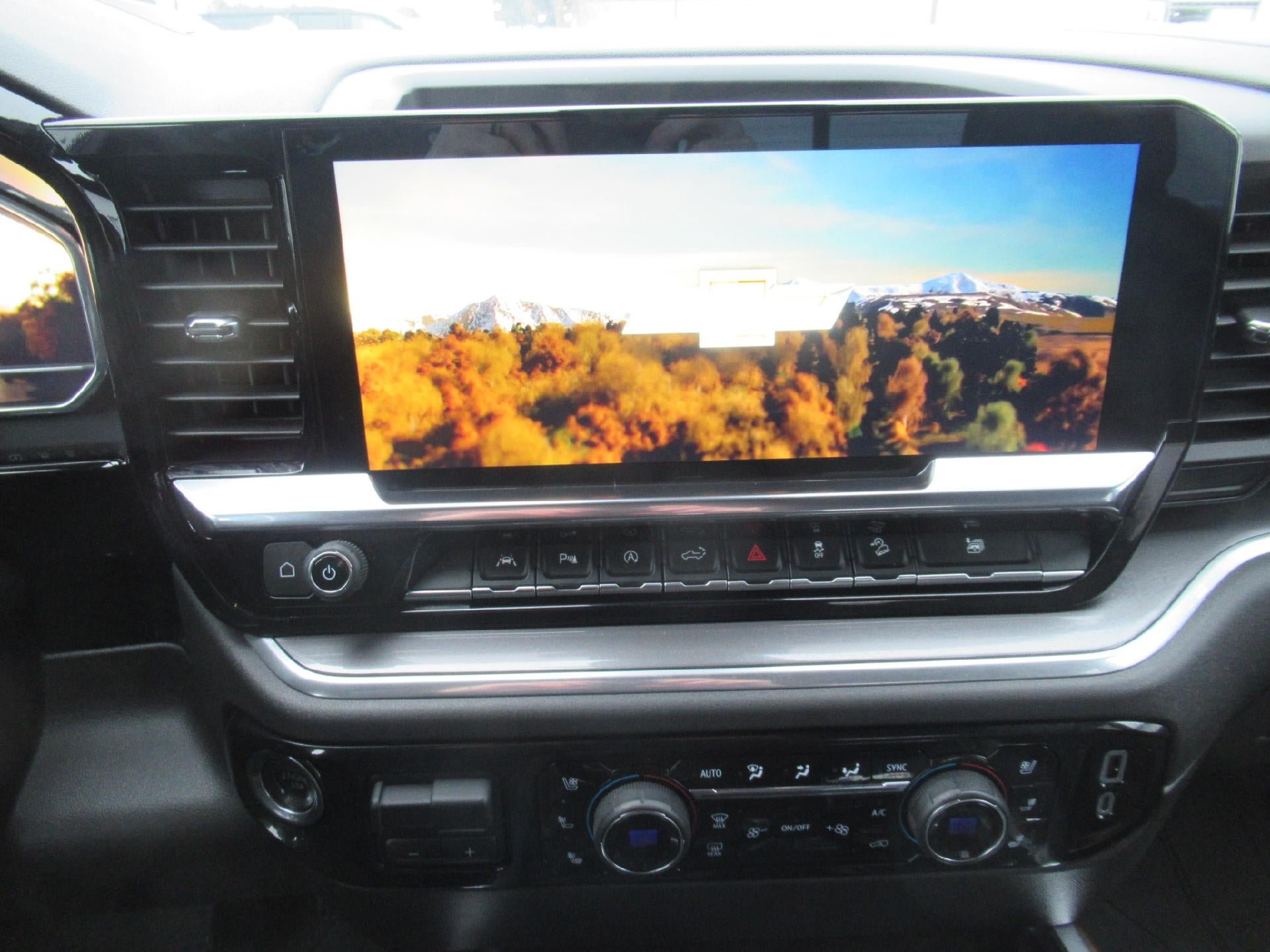 Certified 2025 Chevrolet Silverado 1500 High Country w/ Z71 Off-Road Package AWD/4WD image 13