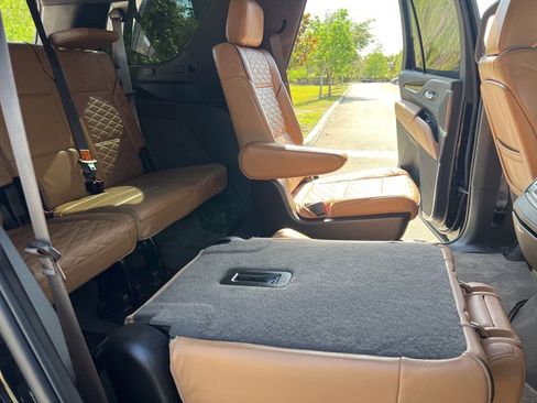 Used 2022 Cadillac Escalade Premium Luxury RWD image 48