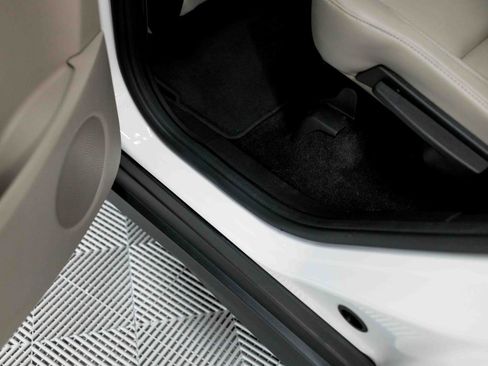 Used 2018 Ford C-MAX SE w/ Equipment Group 202A image 39