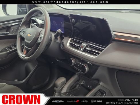 Used 2025 Chevrolet TrailBlazer LT FWD image 12