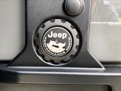 Used 2019 Jeep Wrangler Unlimited Sahara image 10