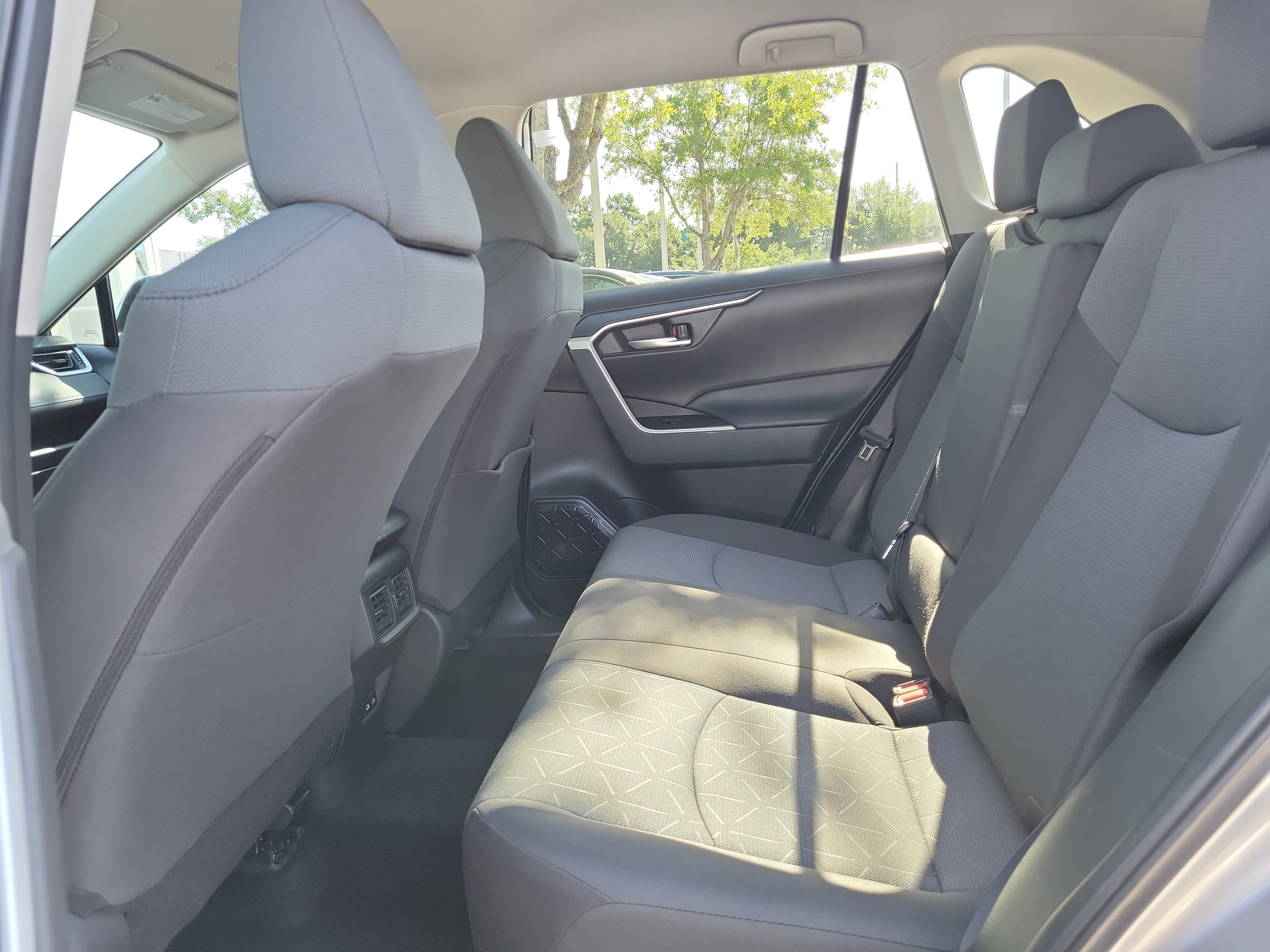 Used 2024 Toyota RAV4 XLE FWD image 15