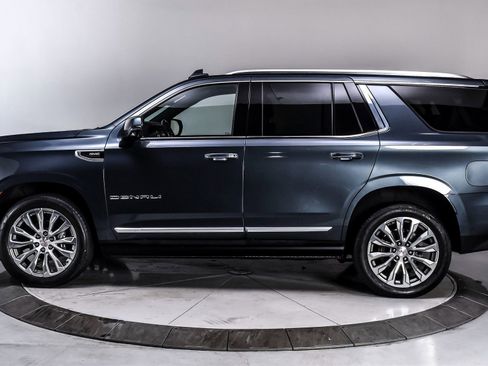 Used 2021 GMC Yukon Denali w/ Denali Premium Package image 3