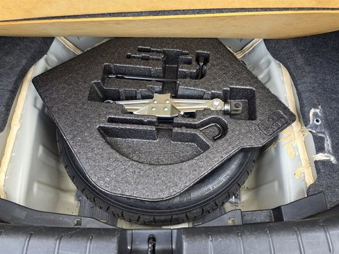 Used 2017 Honda Accord EX-L image 6