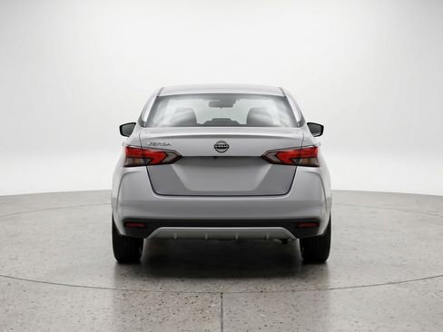 Used 2025 Nissan Versa SV FWD image 7