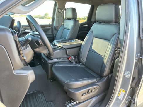 Used 2025 Chevrolet Silverado 1500 LT image 11