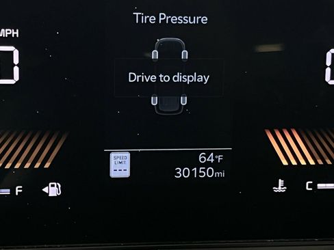 Used 2025 Kia Carnival image 21