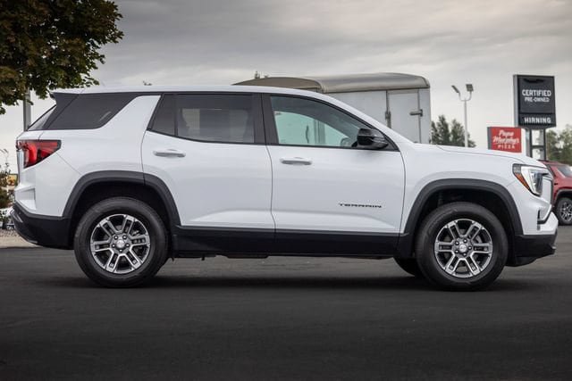 Certified 2025 GMC Terrain Elevation AWD/4WD image 5