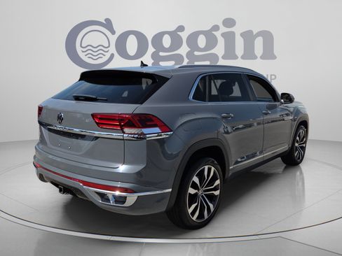 Used 2021 Volkswagen Atlas Cross Sport SEL R-Line FWD image 5