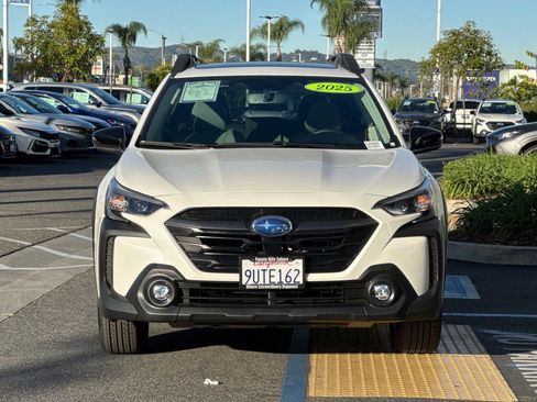 Used 2025 Subaru Outback Premium image 11