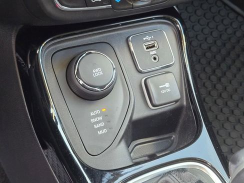 Used 2019 Jeep Compass Altitude image 39