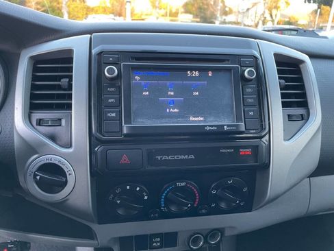 Used 2015 Toyota Tacoma 4x4 Double Cab w/ SR5 Package image 13