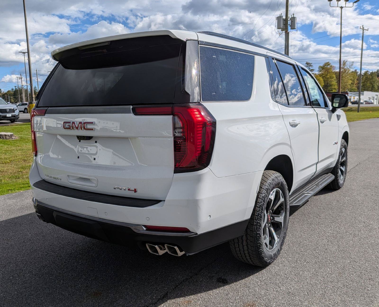 New 2027 GMC Yukon AT4 w/ AT4 Premium Package AWD/4WD image 8
