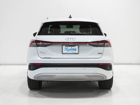 Used 2022 Audi Q4 e-tron Premium Plus w/ Premium Plus image 6