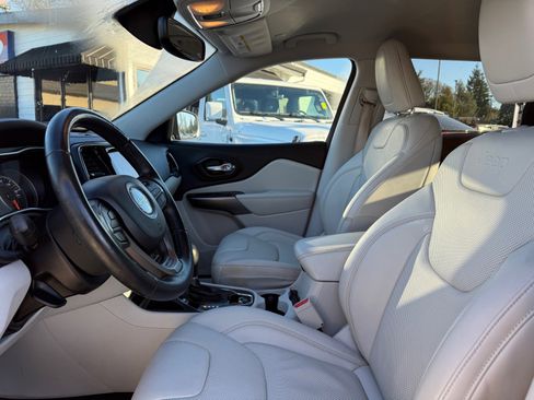 Used 2020 Jeep Cherokee Limited w/ Luxury Group image 15